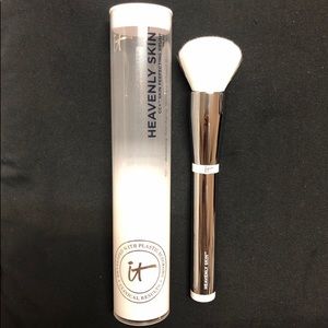 IT COSMETICS HEAVENLY SKIN PERFECTING BRUSH #702